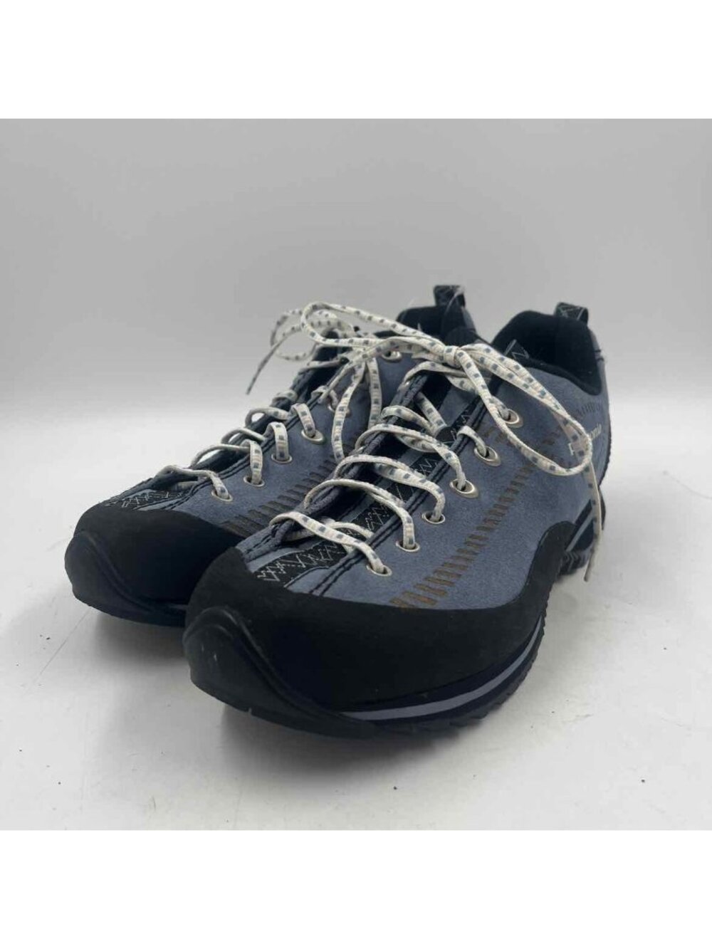 Patagonia Hiking Outdoor Women's Shoe Size 8.5 Blue Solid Sneakers